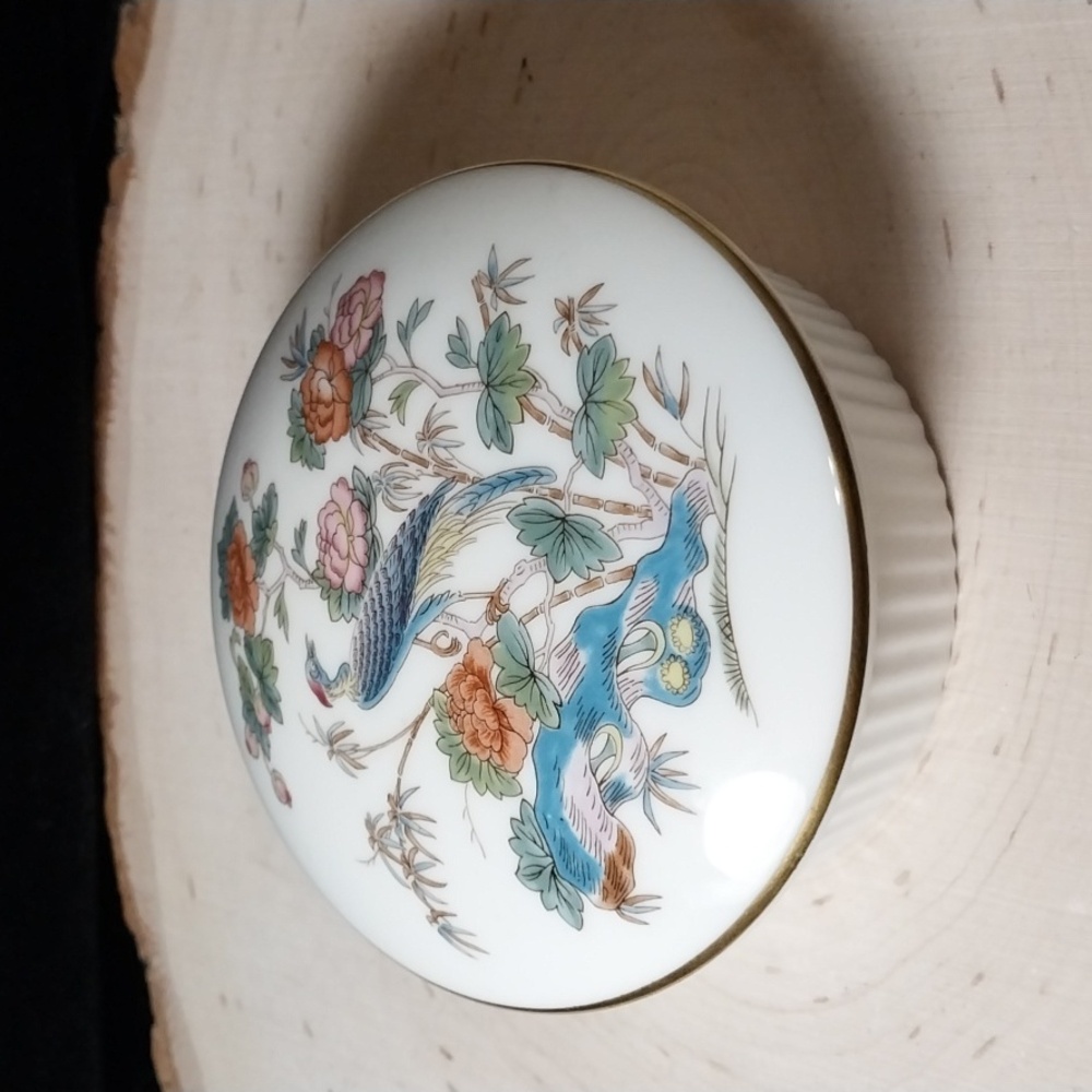 Wedgewood Kutani Crane Bone China Trinket Box - Picture 2 of 8